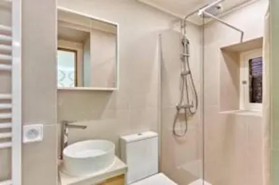 Salle de bains dans l'établissement Superb apartment Arc de Triomphe Trocadero