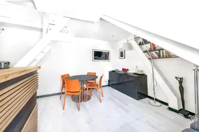 Télévision ou salle de divertissement dans l'établissement Gaité - Comfort & Convenience Montparnasse 1bdr by B'Your Home