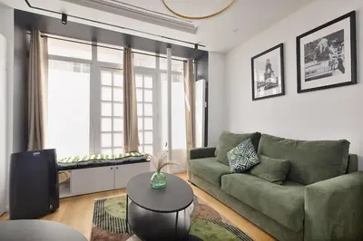 Coin salon dans l'établissement LaSuite Montmartre