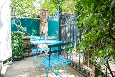 Jardin de l'établissement Cosy suite with a terrasse in a calm area