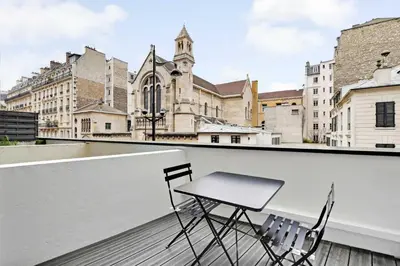 Plan de l'établissement Renovated Studio with Terrace, Rue de la Pompe 16e - Mobility Lease