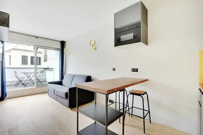 Plan de l'établissement Renovated Studio with Terrace, Rue de la Pompe 16e - Mobility Lease