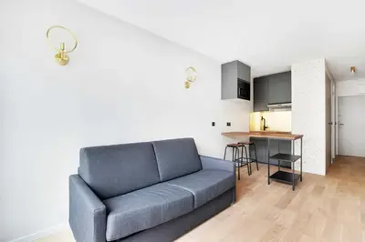 Plan de l'établissement Renovated Studio with Terrace, Rue de la Pompe 16e - Mobility Lease