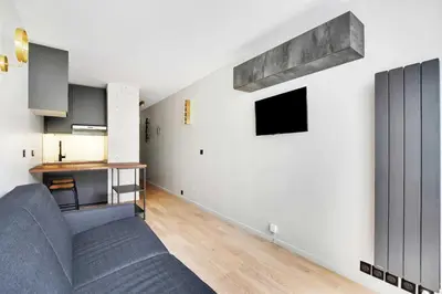 Plan de l'établissement Renovated Studio with Terrace, Rue de la Pompe 16e - Mobility Lease