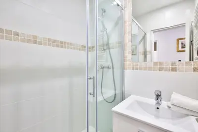 Salle de bains dans l'établissement Urban Flat 81 - Paris Luxe Sebastopol