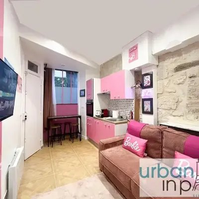 Urban Flat 193 - Barbie Paris