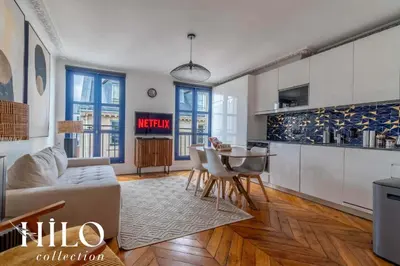 Télévision ou salle de divertissement dans l'établissement Suite Paris Zola by HILO Collection - 4 people - 35m2