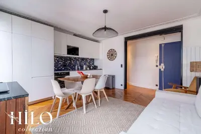 Télévision ou salle de divertissement dans l'établissement Suite Paris Zola by HILO Collection - 4 people - 35m2