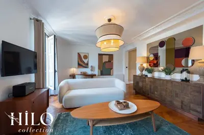 Télévision ou salle de divertissement dans l'établissement Suite Paris Stendhal by HILO Collection - 6people - 70m2
