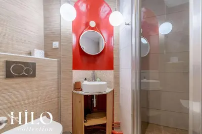 Salle de bains dans l'établissement Suite Paris Balzac by HILO Collection - 6 people - 63m2