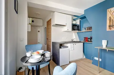 Cuisine ou kitchenette dans l'établissement Le Reve Parisien a Montorgueil
