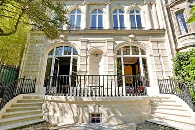 Façade ou entrée de l'établissement Écrin Privé au Parc Monceau