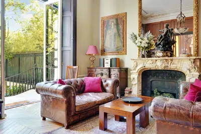 Coin salon dans l'établissement Écrin Privé au Parc Monceau