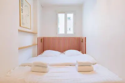 Un ou plusieurs lits dans un hébergement de l'établissement Flexliving - Beautiful 3-room apartment with living room - 18th