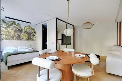 Coin salon dans l'établissement Super studio 4P avec jardin - Neuilly sur Seine