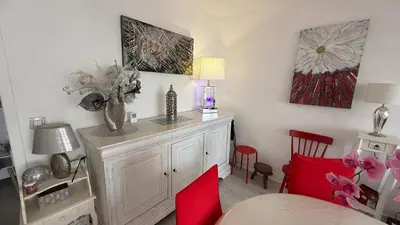 Cuisine ou kitchenette dans l'établissement un cocon a deux pas du métro et avec parking inclus
