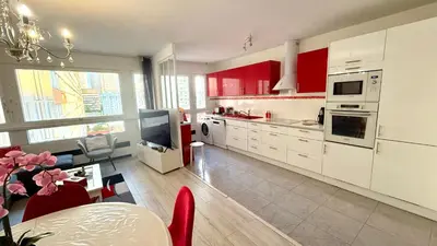 Cuisine ou kitchenette dans l'établissement un cocon a deux pas du métro et avec parking inclus