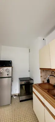 Cuisine ou kitchenette dans l'établissement 2-room apartment with balcony Montparnasse