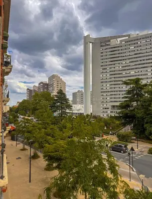 Vue générale sur Courbevoie ou vue de la ville depuis l'appartement