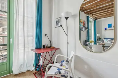 Plan de l'établissement Joli studio grand et calme, Marais