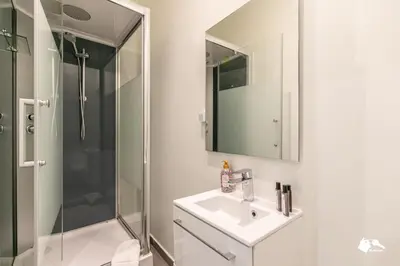 Salle de bains dans l'établissement MBA - Splendide Appartement - Proche Nation