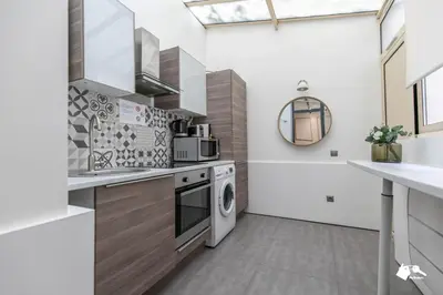 Cuisine ou kitchenette dans l'établissement MBA - Splendide Appartement - Proche Nation