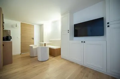 Télévision ou salle de divertissement dans l'établissement CIA - Modern Flat, Galeries Lafayette