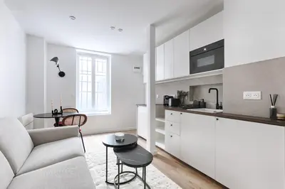 Cuisine ou kitchenette dans l'établissement CIA - Lovely Studio East Paris