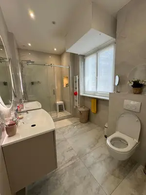 Salle de bains dans l'établissement Luxurious 2 bedroom apartment, located in Avenue George V