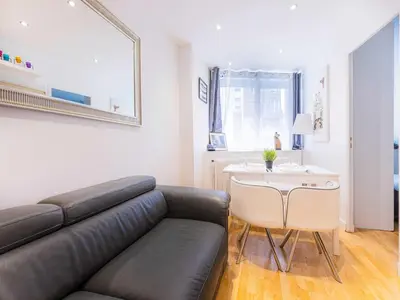 Coin salon dans l'établissement Quiet apartment - 1BR 4P - Sacré Coeur