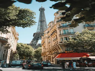 Vue générale sur Paris ou vue de la ville depuis l'appartement