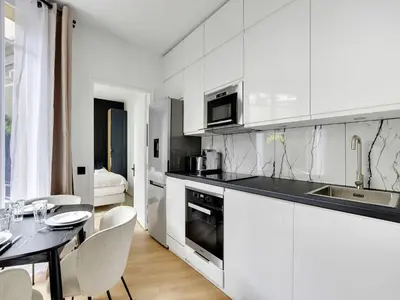 Cuisine ou kitchenette dans l'établissement Magnificent 2BD 6P apartment - Eiffel Tower