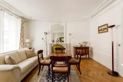 Coin salon dans l'établissement Chic Parisian Stay Trocadéro & Eiffel Tower