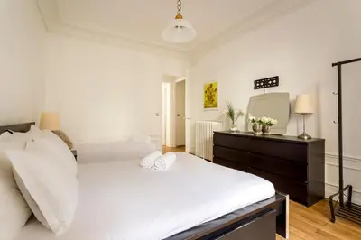 Un ou plusieurs lits dans un hébergement de l'établissement Chic Parisian Stay Trocadéro & Eiffel Tower