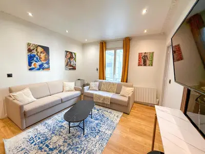 Coin salon dans l'établissement Urban Flat 104 - 4 Bedroom Flat Opera