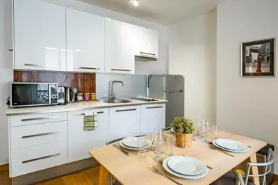 Cuisine ou kitchenette dans l'établissement Bright apartment at Les Invalides - 4 Guests