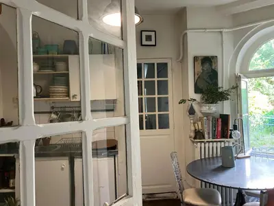 Cuisine ou kitchenette dans l'établissement Suite Panthéon-Hôtel Particulier Historique