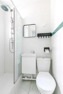 Salle de bains dans l'établissement Nid douillet pour deux dans le Paris des artistes