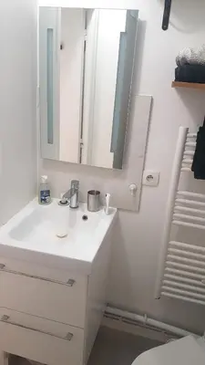Salle de bains dans l'établissement 2 pièces à Montmatre