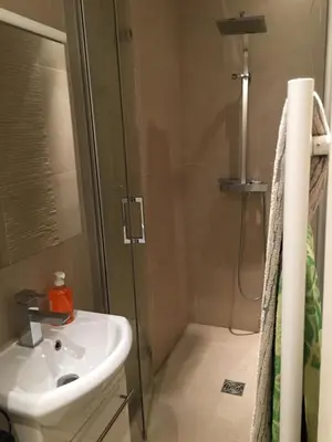 Salle de bains dans l'établissement Odéon