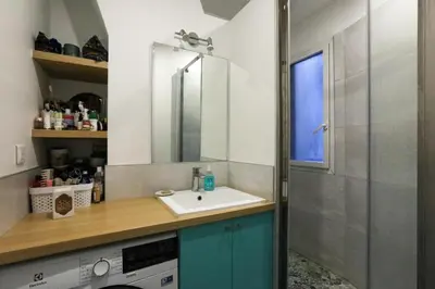 Salle de bains dans l'établissement Apartment for 2 in the 14th district Paris