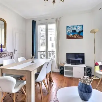 Nice haussmannian apartment in Paris