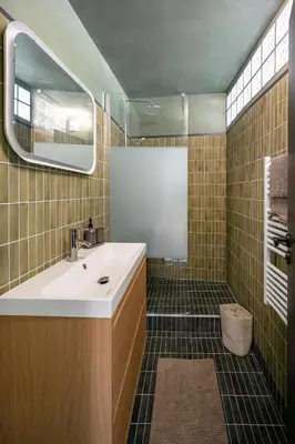 Salle de bains dans l'établissement Elegant Parisian apartment, Place des Vosges
