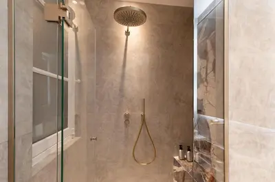 Salle de bains dans l'établissement Oniri - Serviced Apartments in Louvre - Rue de Richelieu