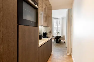 Cuisine ou kitchenette dans l'établissement Oniri - Serviced Apartments in Louvre - Rue de Richelieu