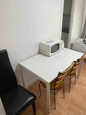 Coin salon dans l'établissement Studio cosy en plein cœur de Paris