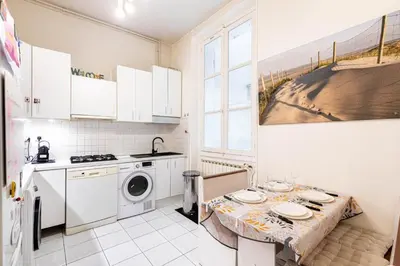 Cuisine ou kitchenette dans l'établissement GuestReady - Refined Stay near the Eiffel Tower