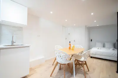 Un ou plusieurs lits dans un hébergement de l'établissement CIA - Flat in Bonne Nouvelle, 4P