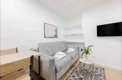 Télévision ou salle de divertissement dans l'établissement Pleasant Studio -2P- Sacré Coeur