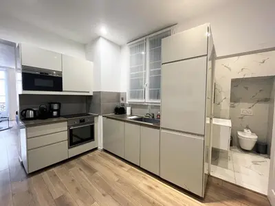 Cuisine ou kitchenette dans l'établissement Urban Flat 64 - Luxury flat Mermoz - Champs Elysees
